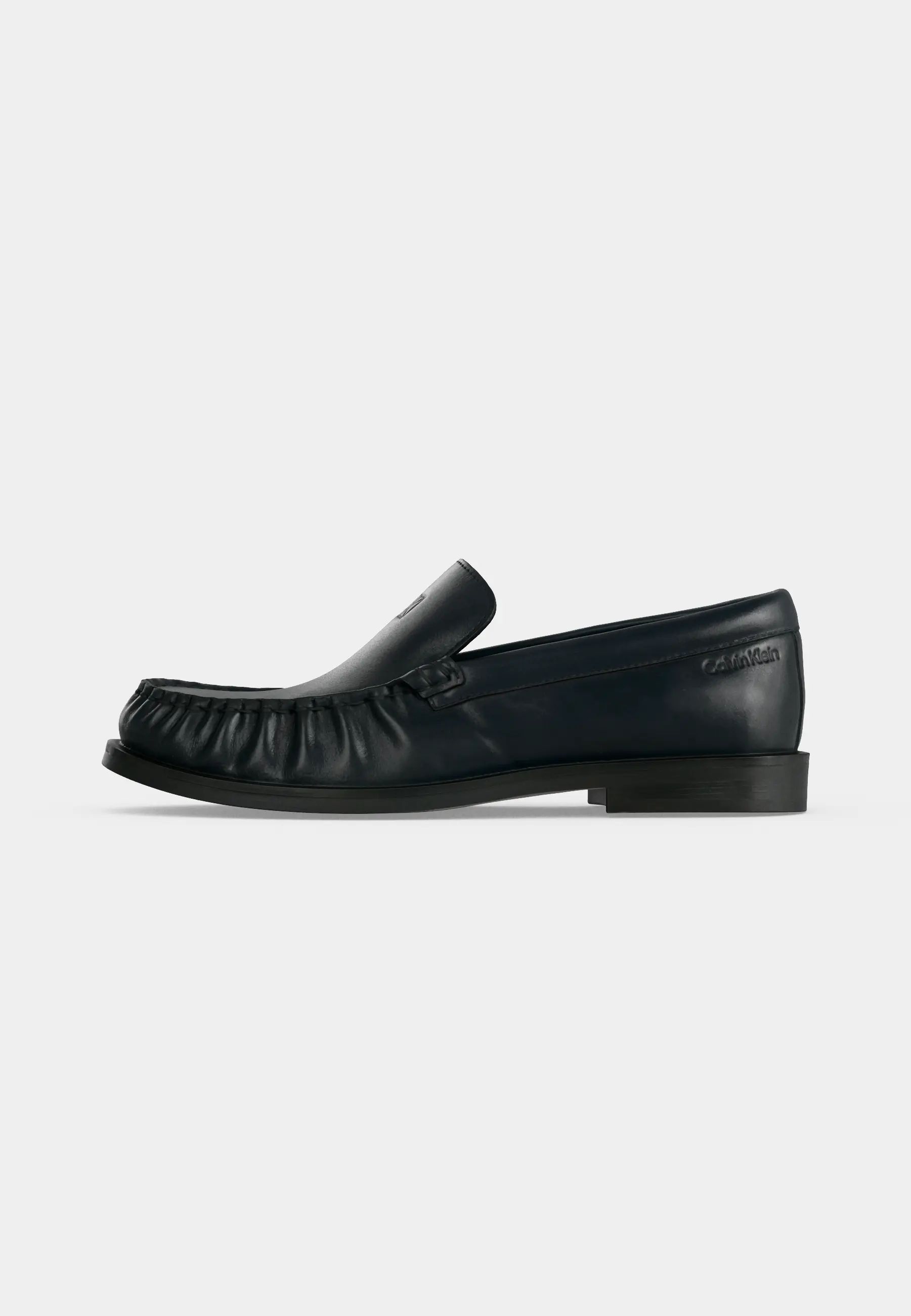 ROUND ESSENTIAL LOAFER
