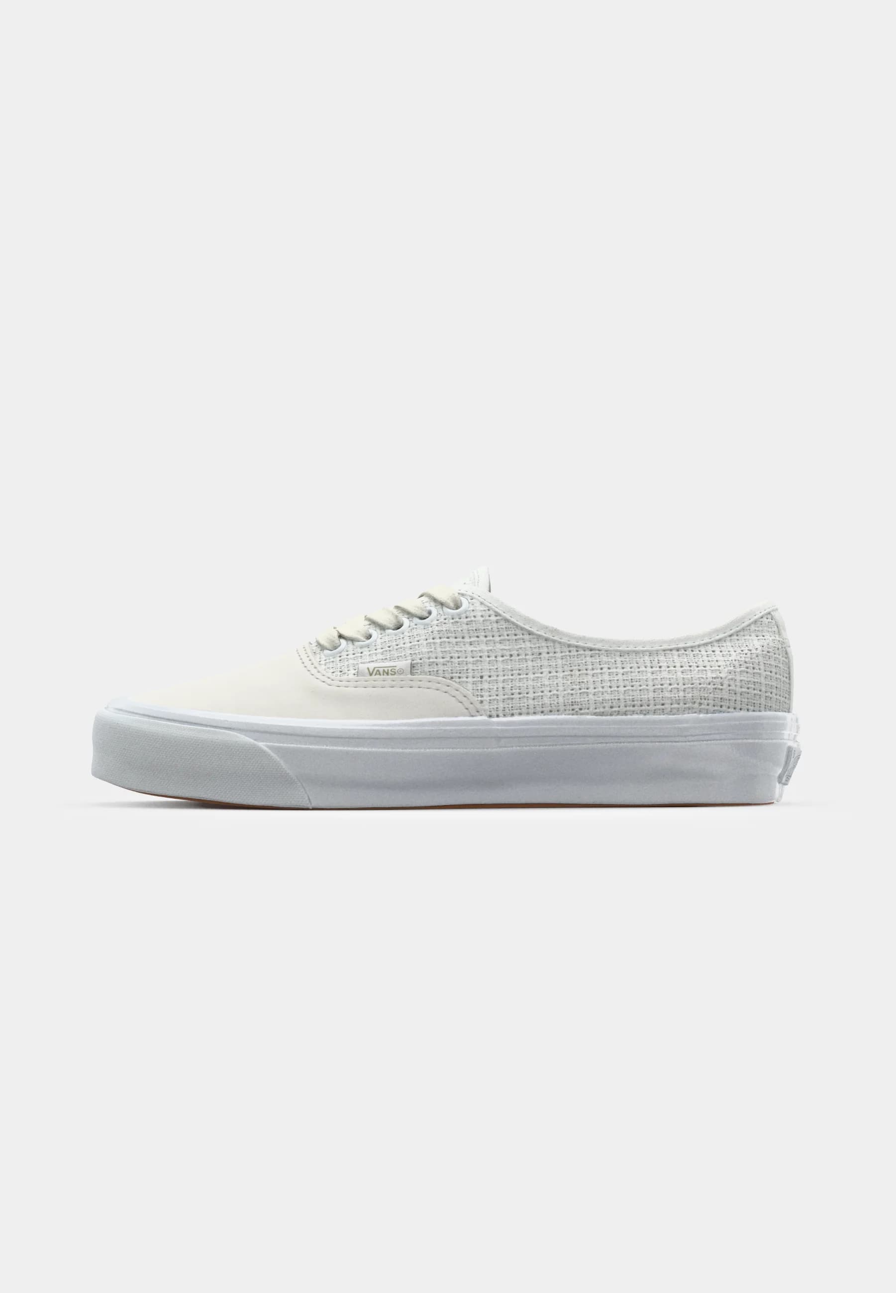 LX Authentic 44