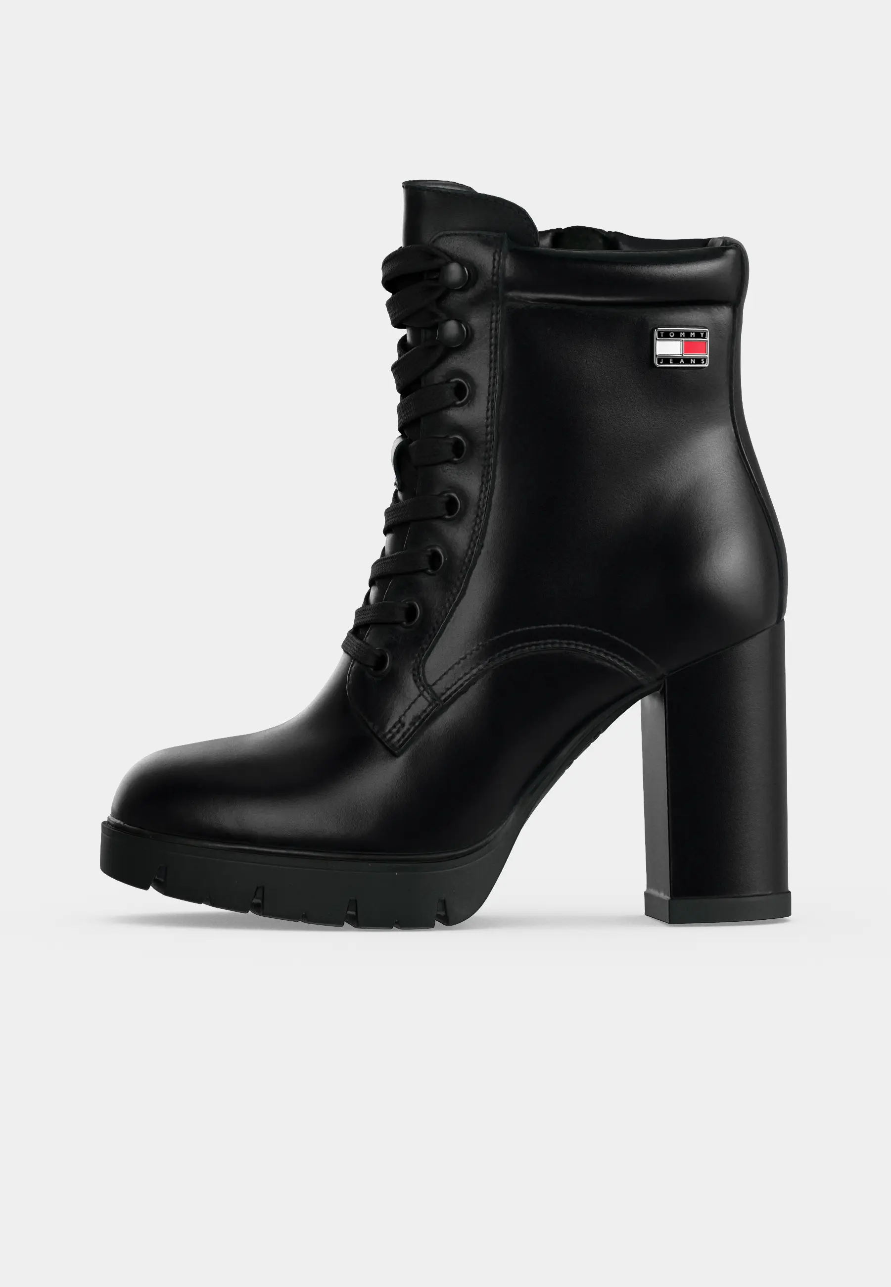LACE UP BOOTS