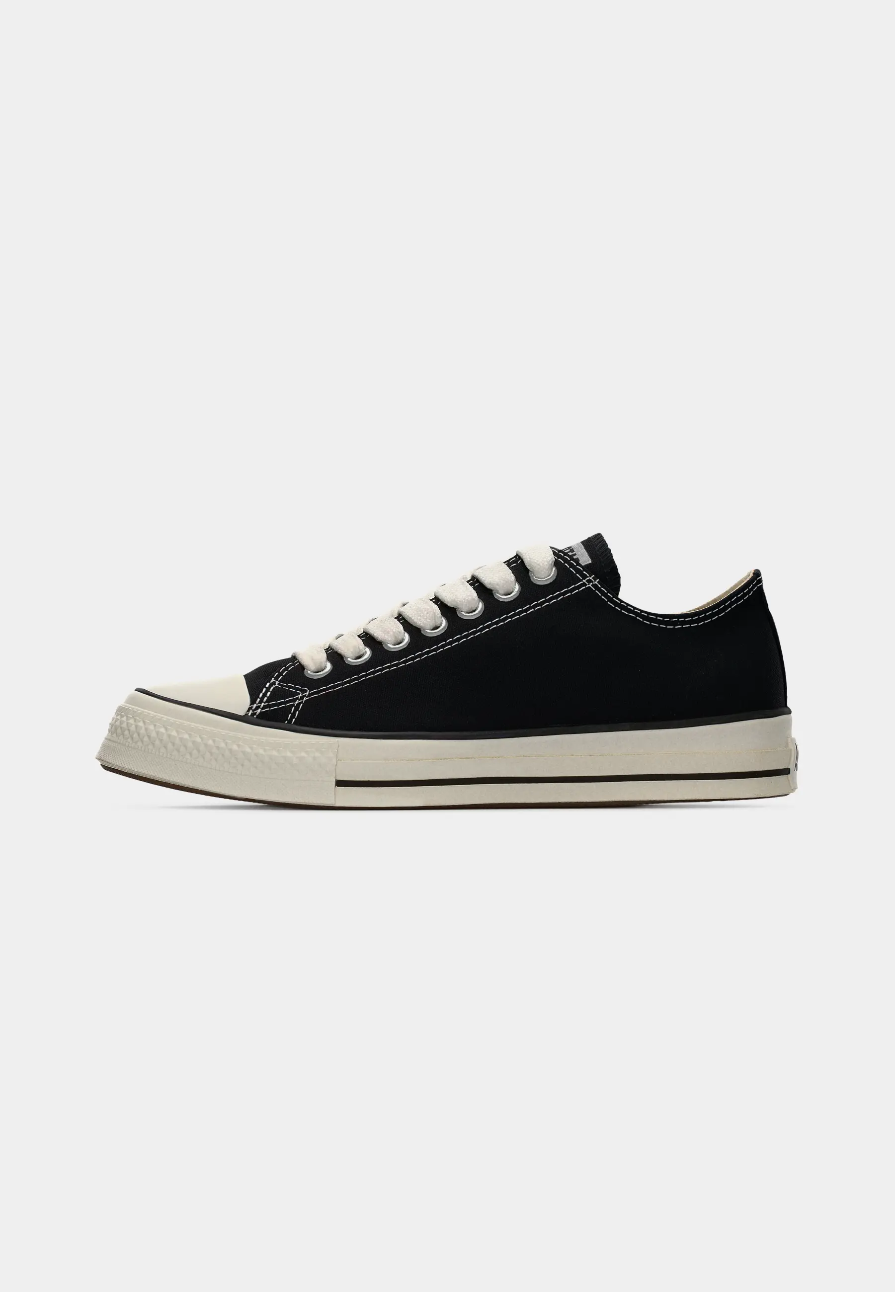 CHUCK TAYLOR THROWBACK