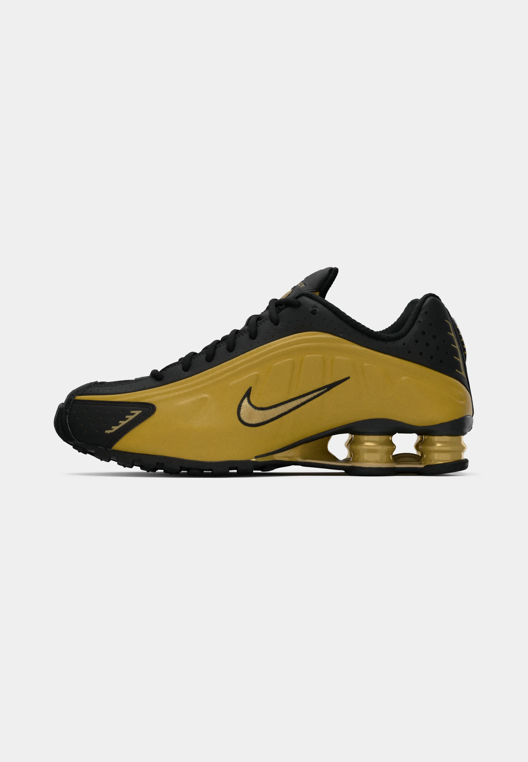 NIKE SHOX R4