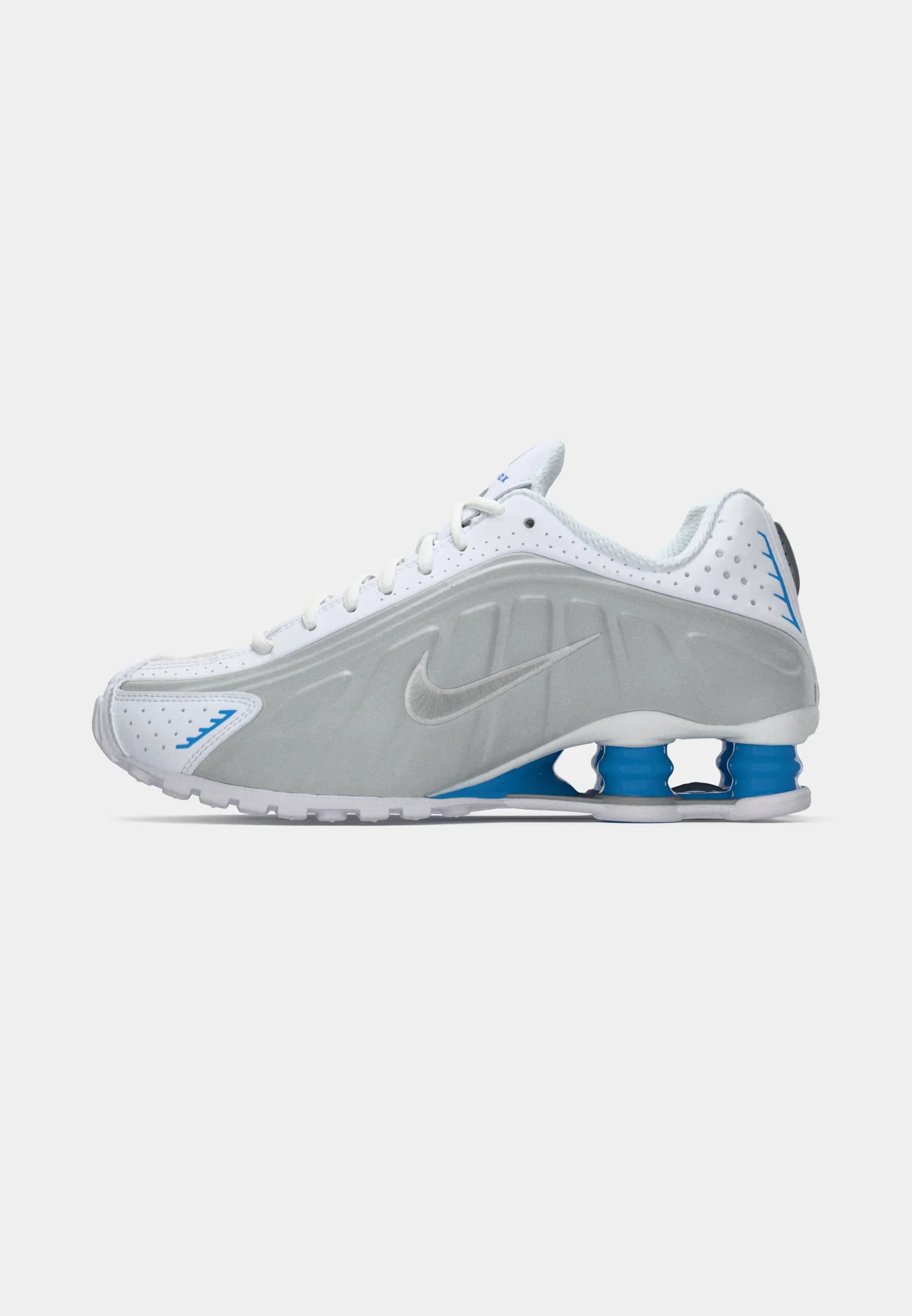 W NIKE SHOX R4