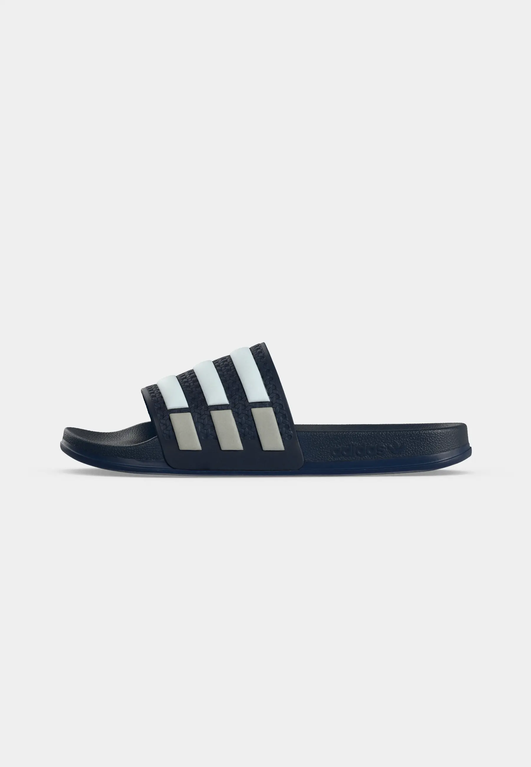 ADILETTE OG CF