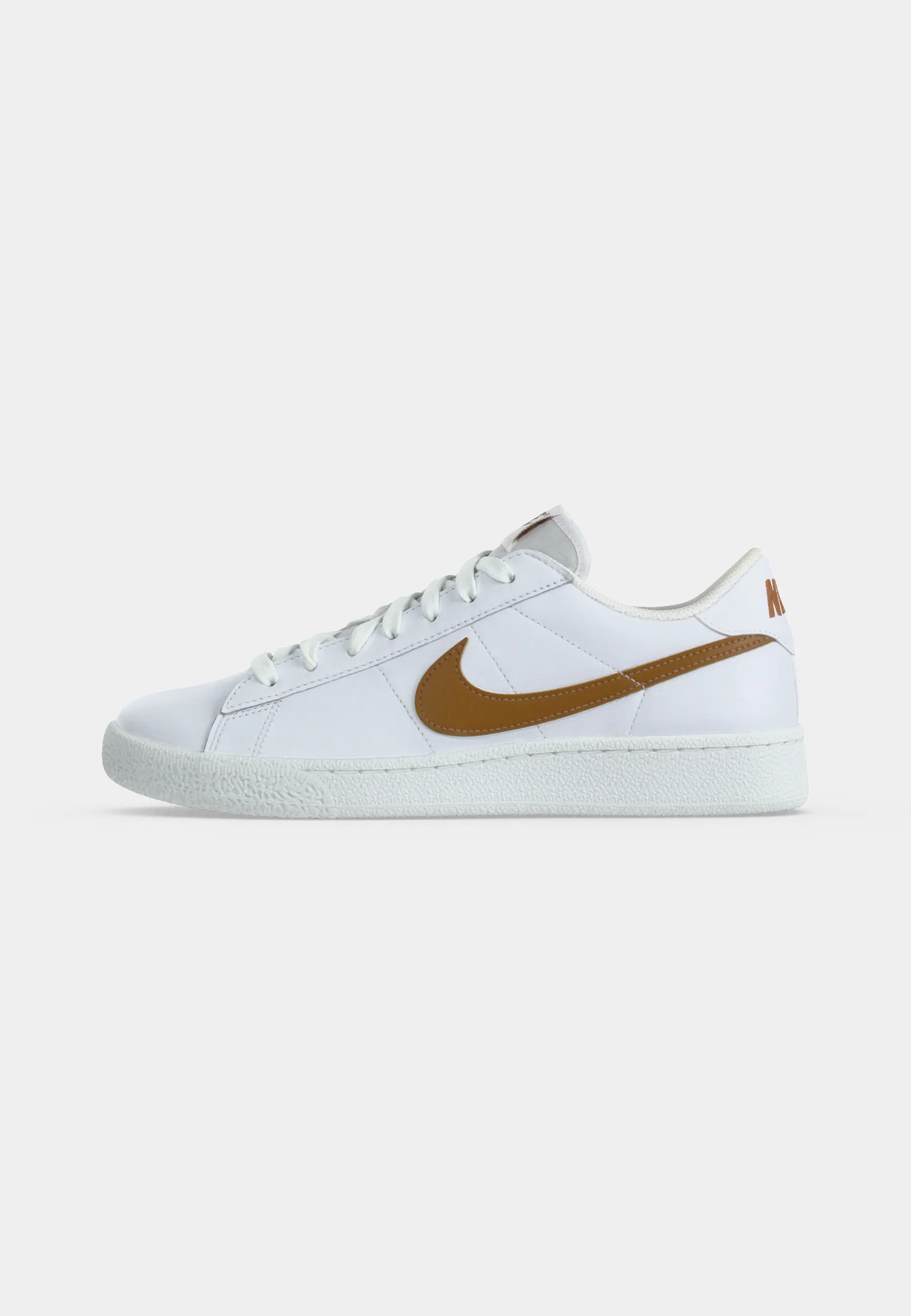 TENNIS CLASSIC