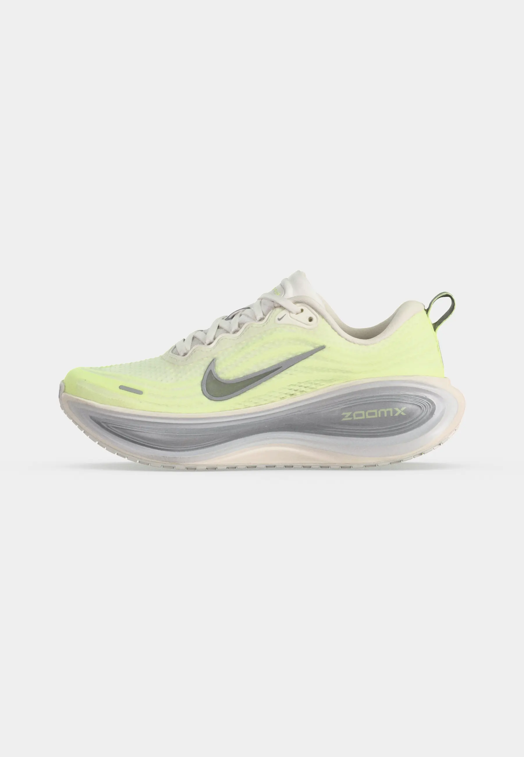 W NIKE VOMERO PLUS