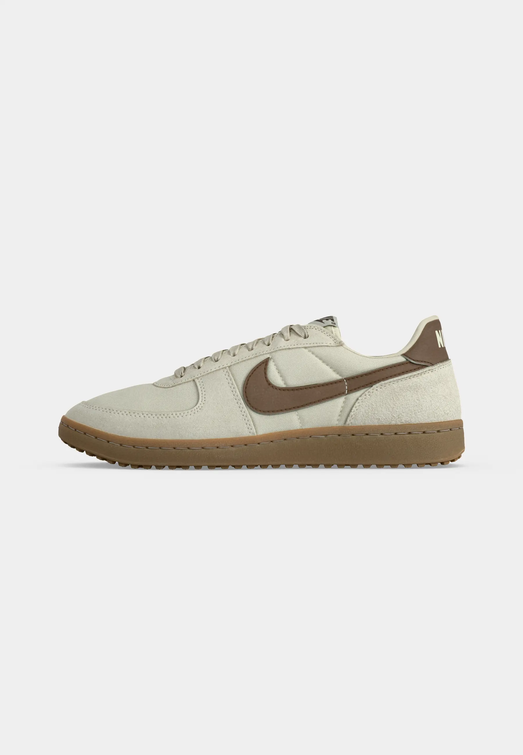 WMNS NIKE FIELD GENERAL S&T