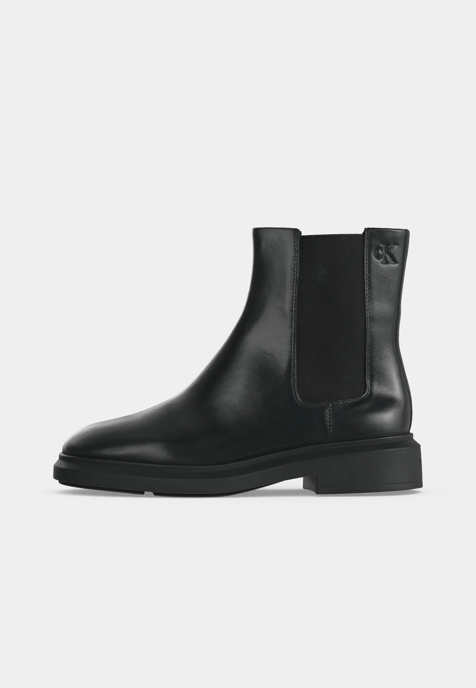 SPORTY CHELSEA BOOT