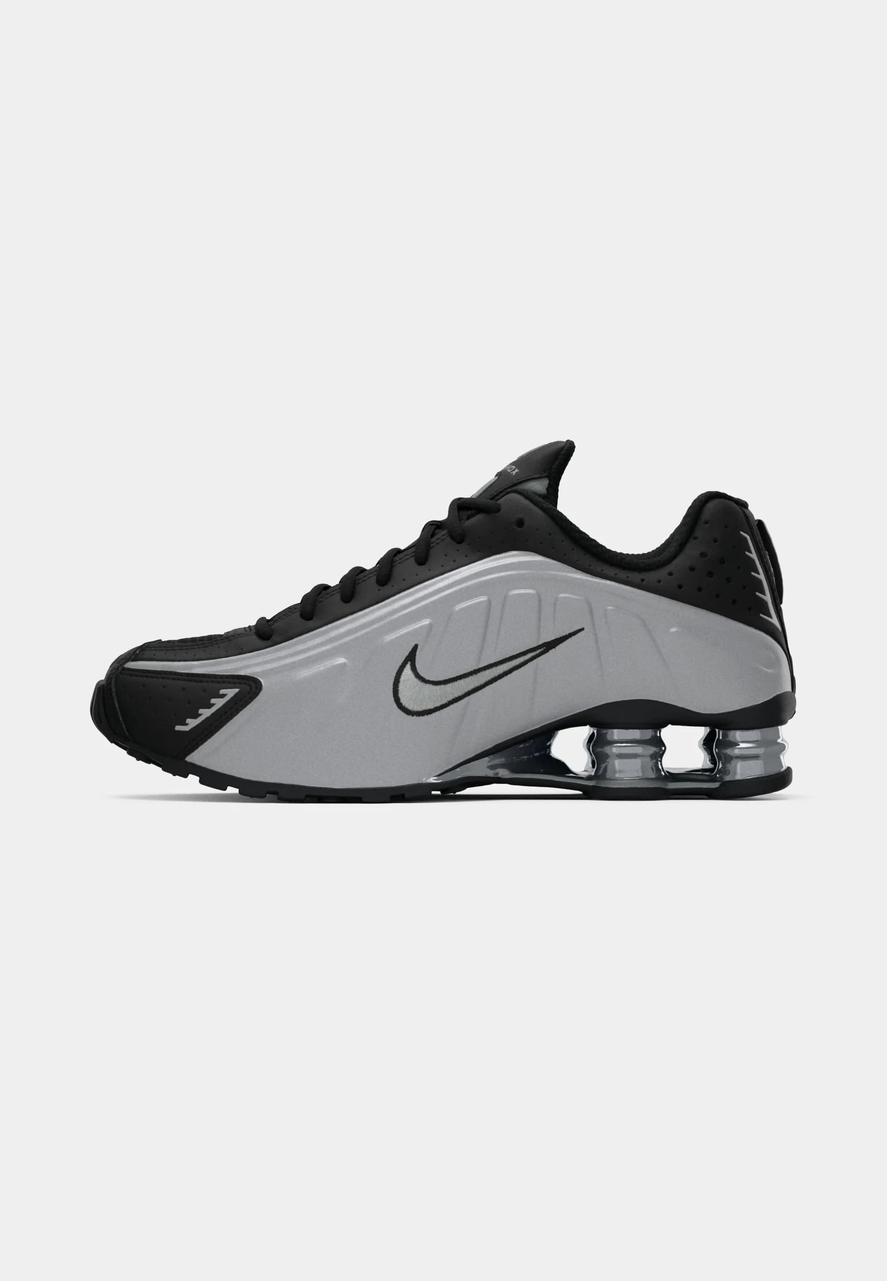 NIKE SHOX R4